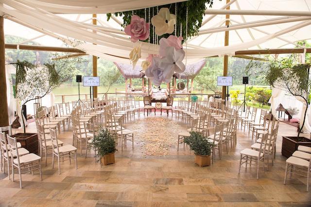 Salão preparado para as palestras para noivas no Colher de Chá Spa no Lajedo