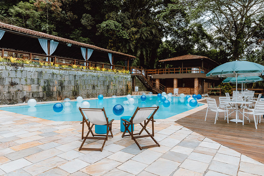 Pré-evento de formatura com piscina e churrasco no Rio de Janeiro, no Espaço Lajedo
