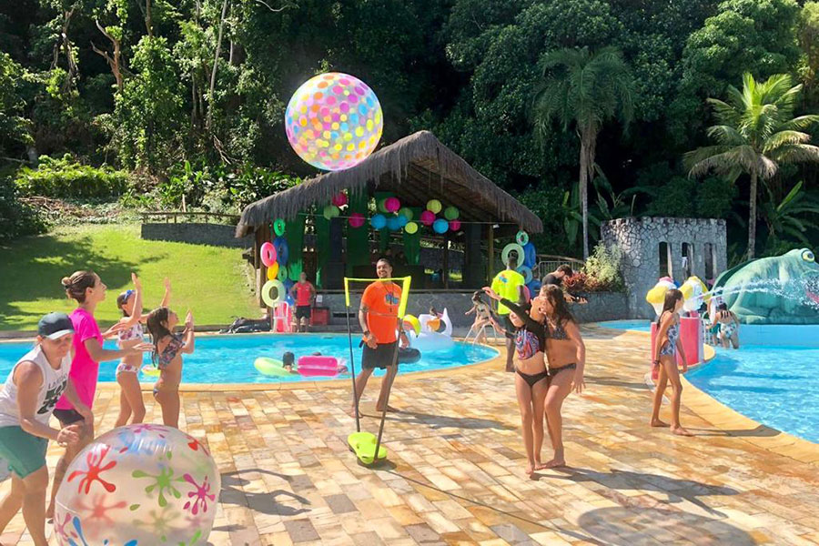 Passeio Escolar perto da Barra da Tijuca, no Lajedo, piscinas, campos de futebol e natureza