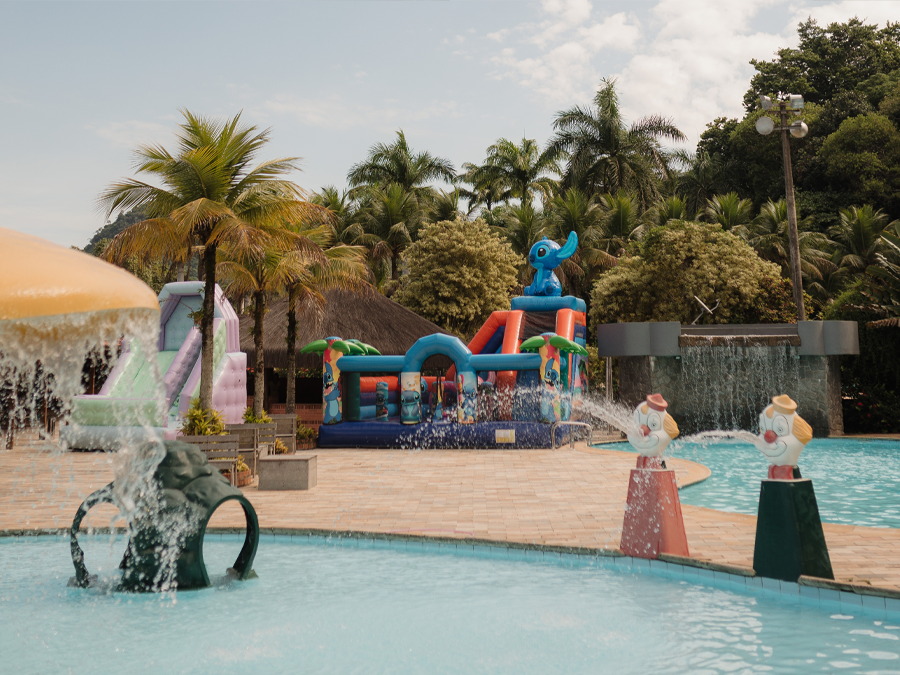Festa na piscina no Lajedo 2 Aquapark, Barra da Tijuca